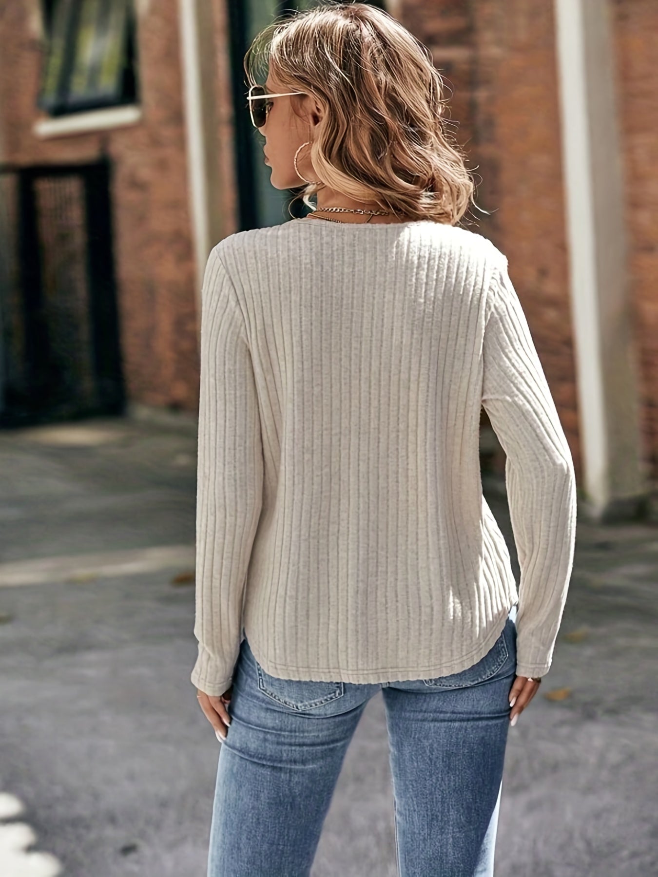 JO | Timeless, elegant winter T-shirt