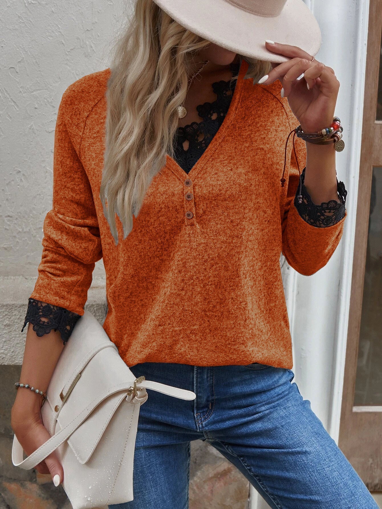 JO | Modern, comfortable winter sweatshirt