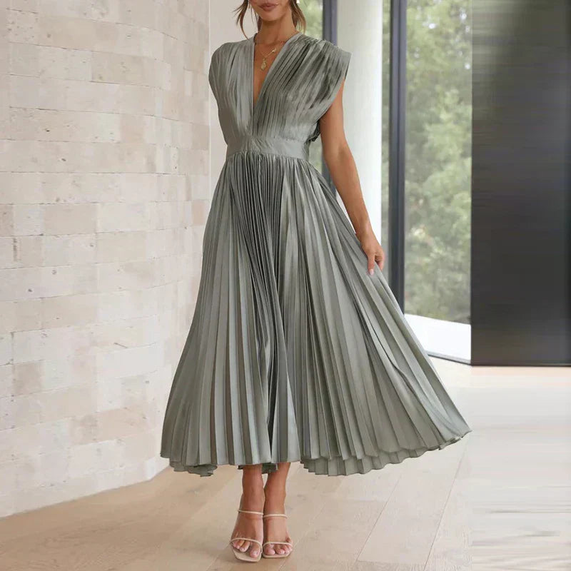 JO | Maxi dress with V-neck and pleats