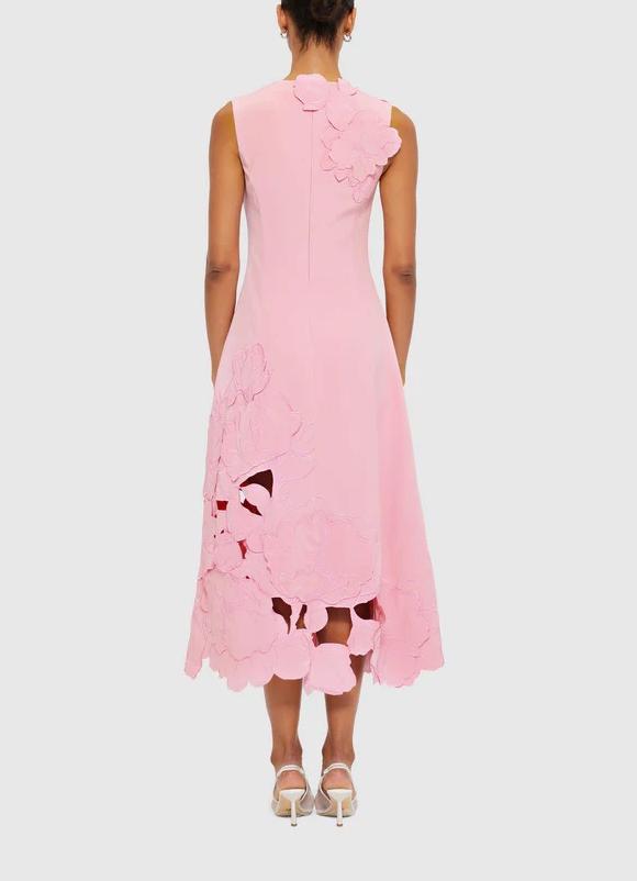 JO | Sleeveless midi dress with sophisticated trims and trendy design