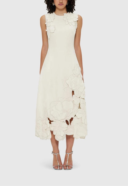 JO | Sleeveless midi dress with sophisticated trims and trendy design