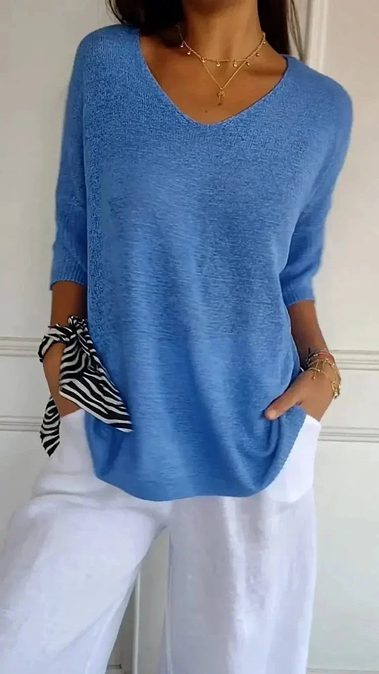 JO | Single-colored knitted top with V-neckline