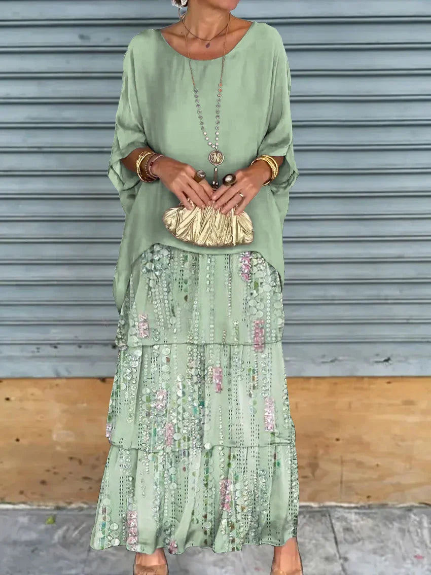 JO | Elegant maxi dress with plunging neckline