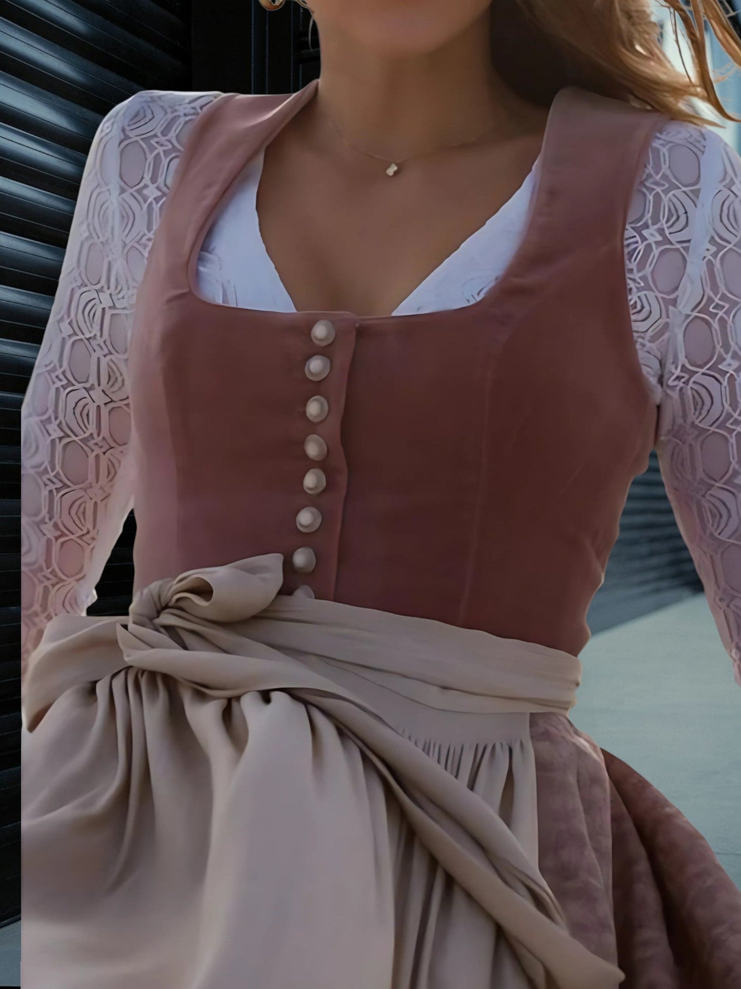 JO | Bavarian midi dress for women with square neckline and sleeveless design
