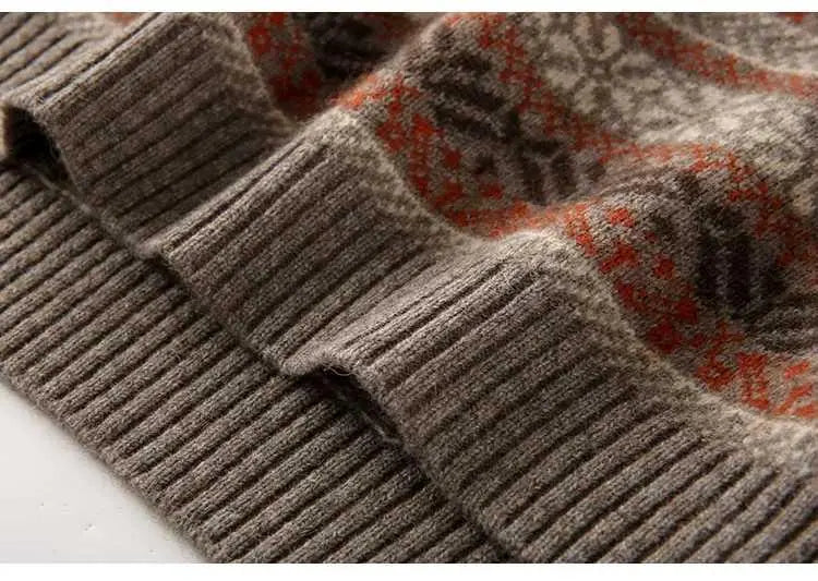 JO | Elegant sweater with vintage pattern