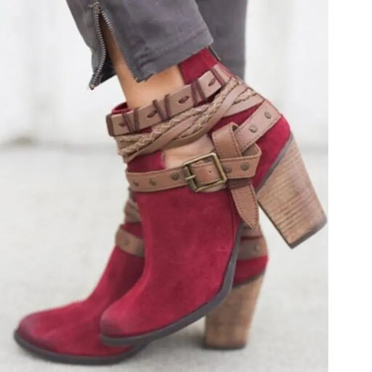 JO | Chic ankle boots with braided strap