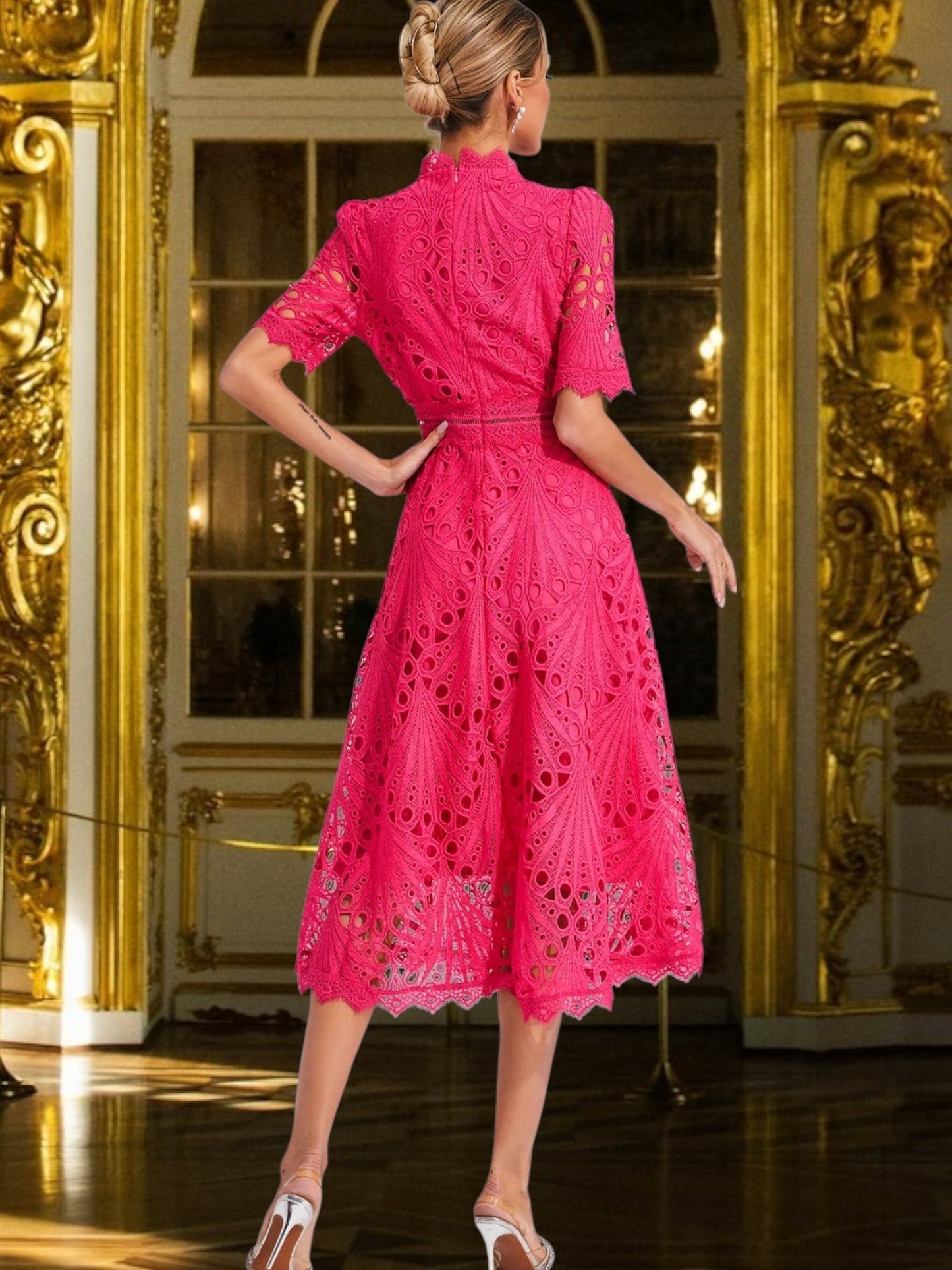 JO | Lace midi dress with flattering round neckline