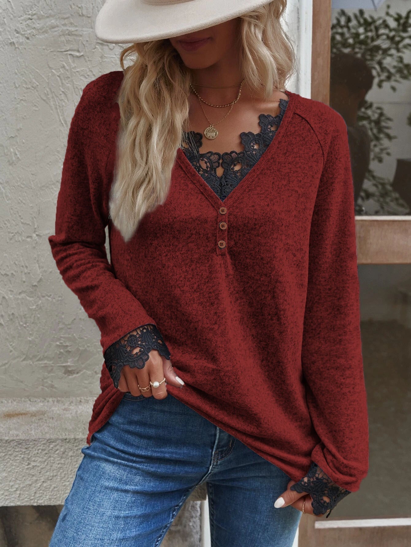 JO | Modern, comfortable winter sweatshirt