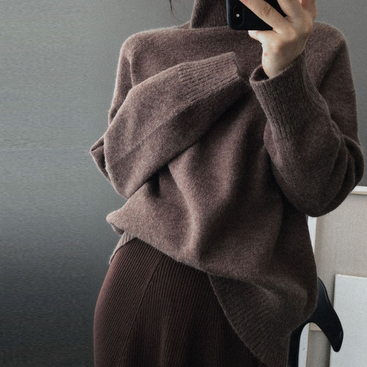 JO | Fashionable women's sweater with high neckline