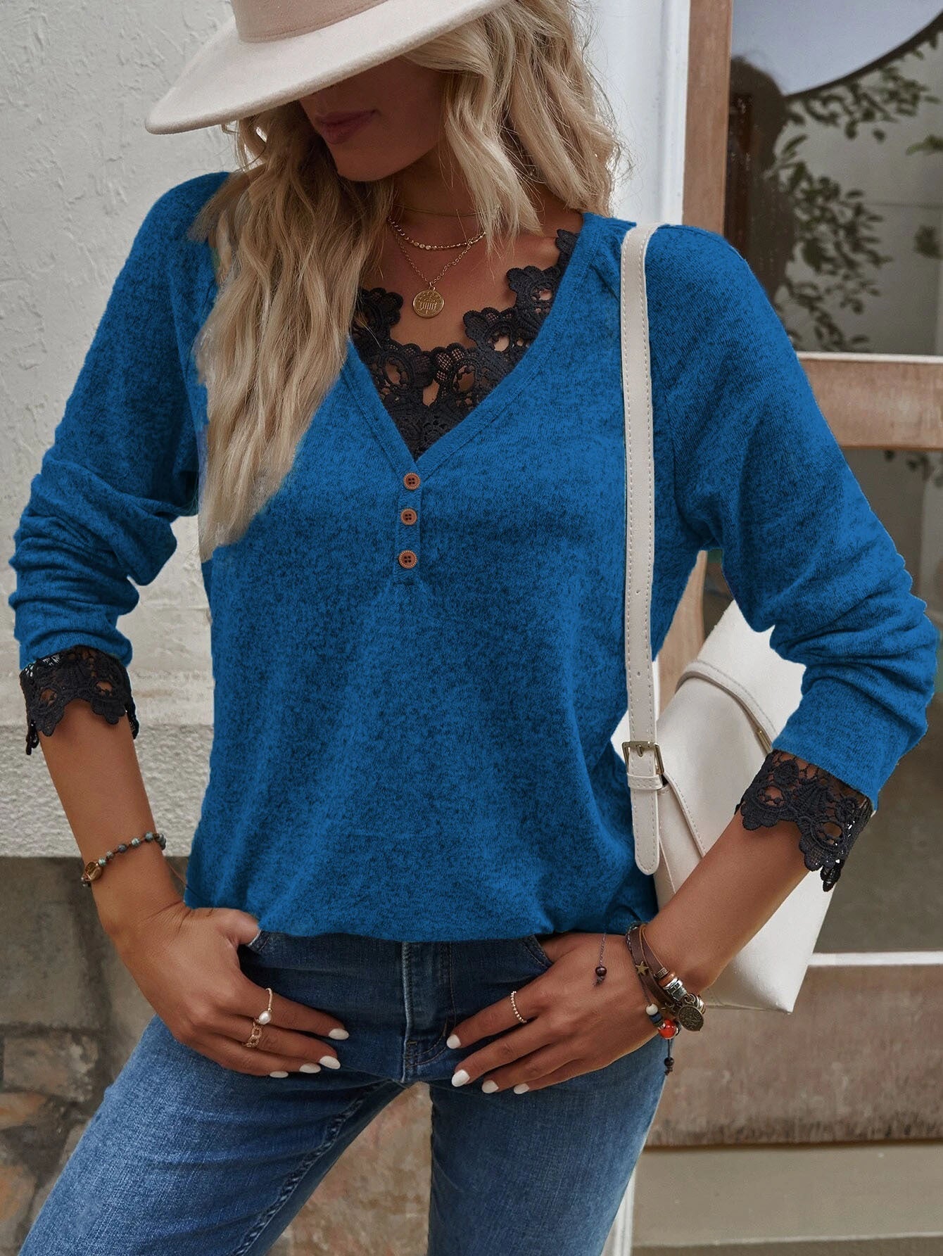 JO | Modern, comfortable winter sweatshirt