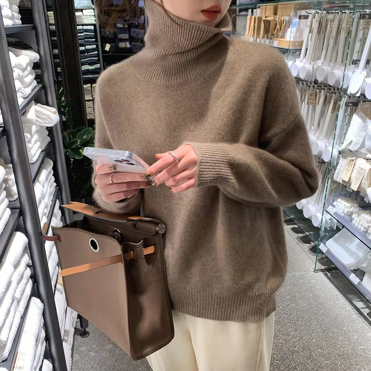 JO | Cashmere turtleneck sweater