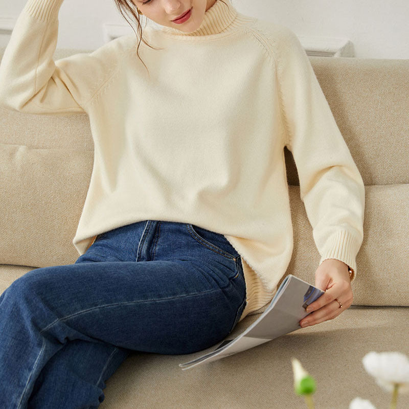 JO | Fashionable women's sweater with high neckline