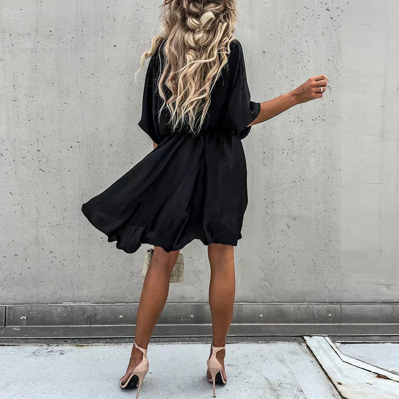 JO | Chic summer mini dress with high waist