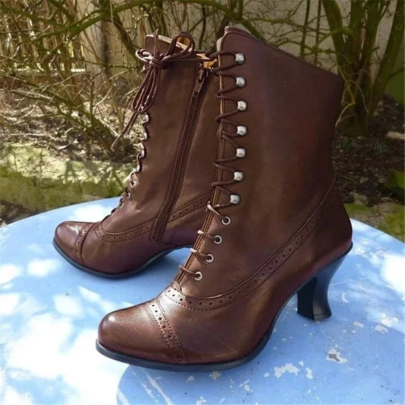 JO | Victorian lace-up boots with heel