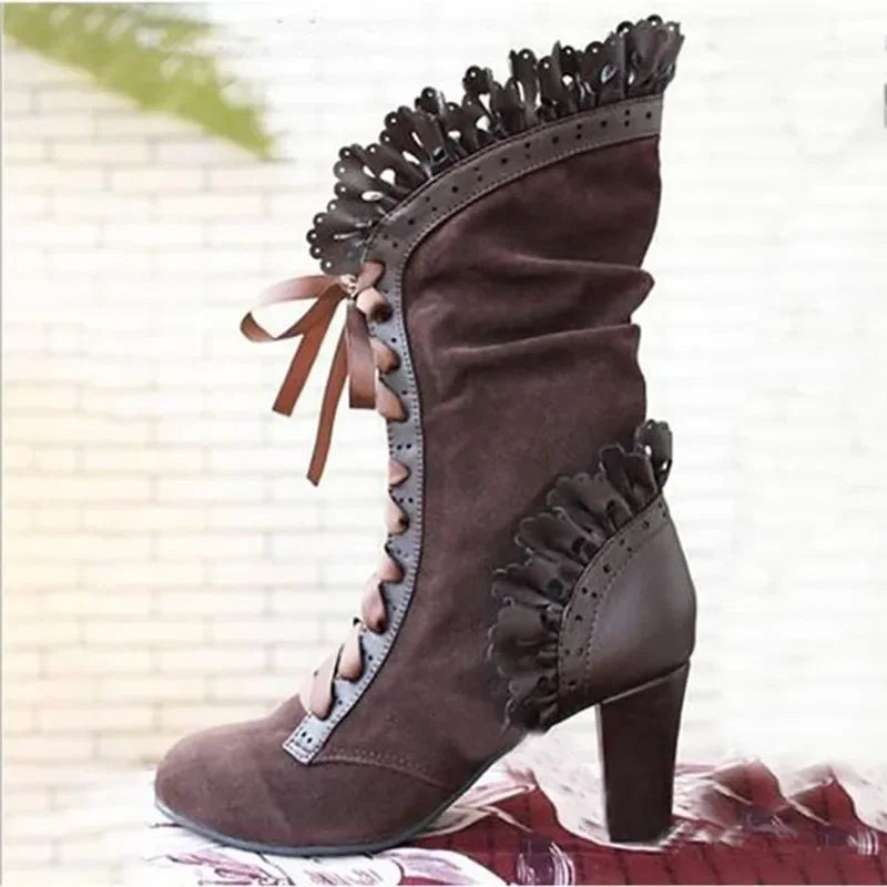 JO | Victorian-inspired lace-up boots with heel