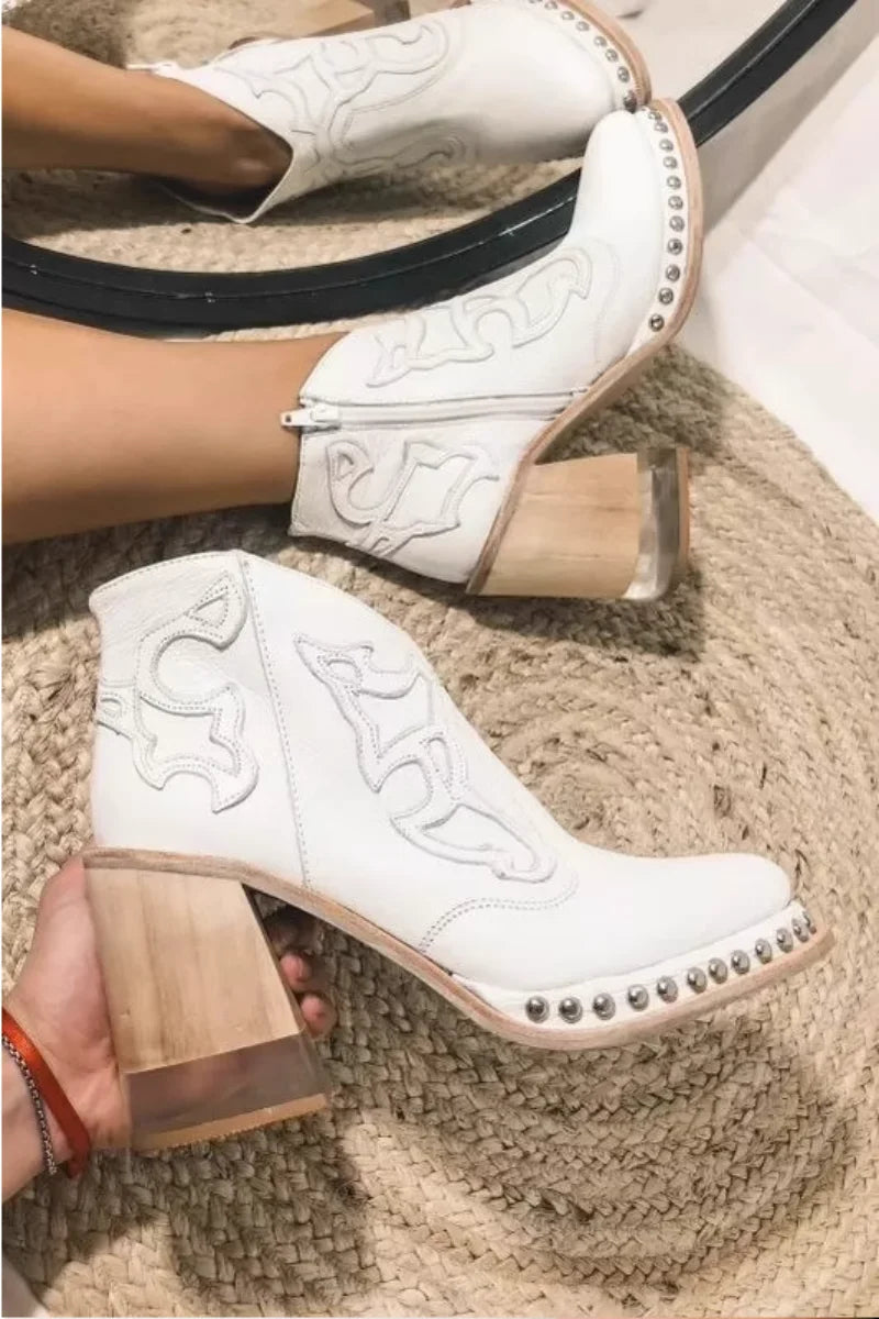 JO | Supportive and trendy boots
