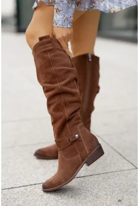 JO | Suede knee-high boots with side zipper