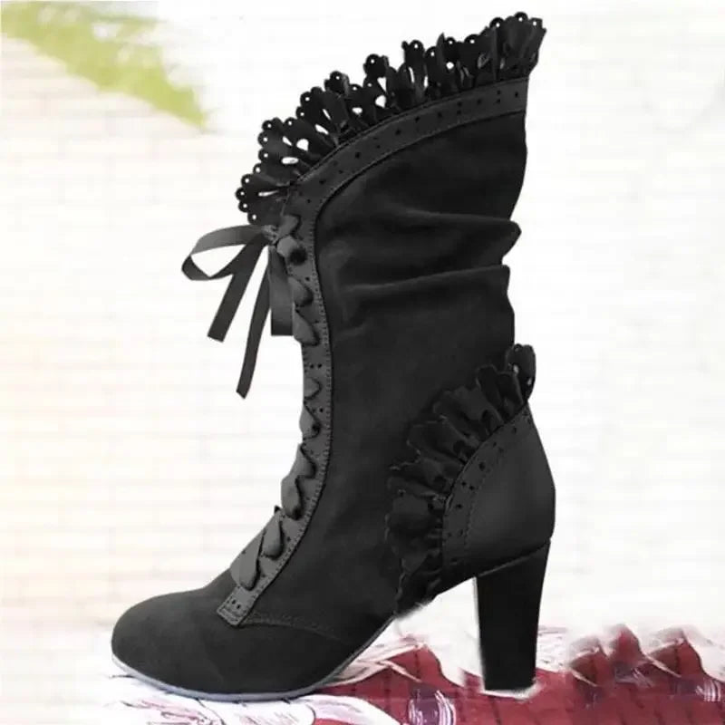 JO | Victorian-inspired lace-up boots with heel