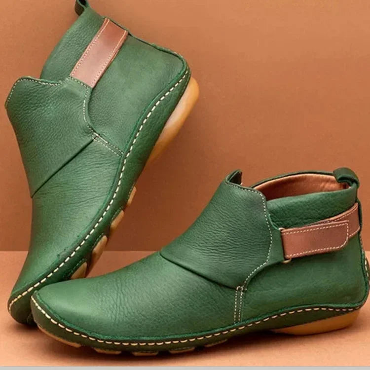 JO | leather ankle boots with contrasting trim