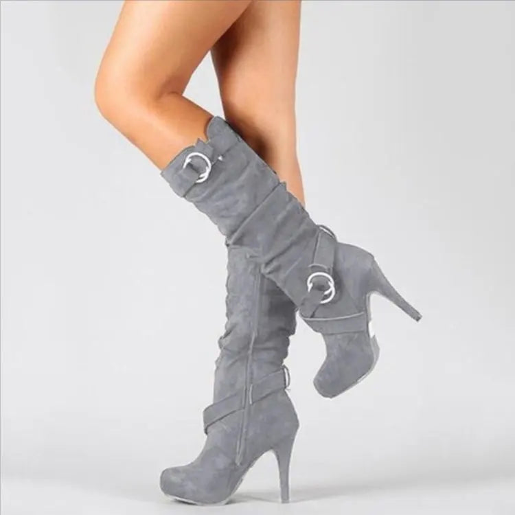 JO | Chic knee-high boots with buckle detail
