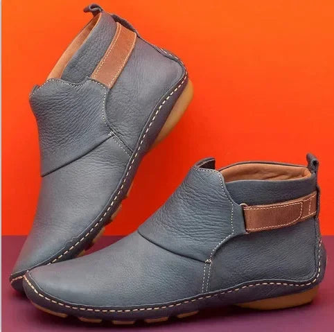 JO | leather ankle boots with contrasting trim