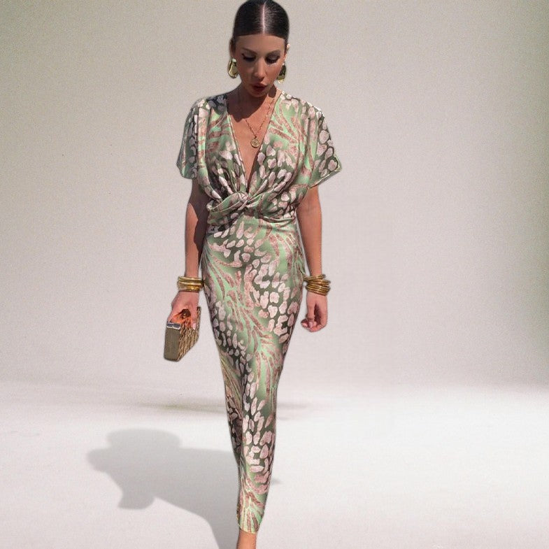 JO | Elegant maxi dress with unique V-neckline for women