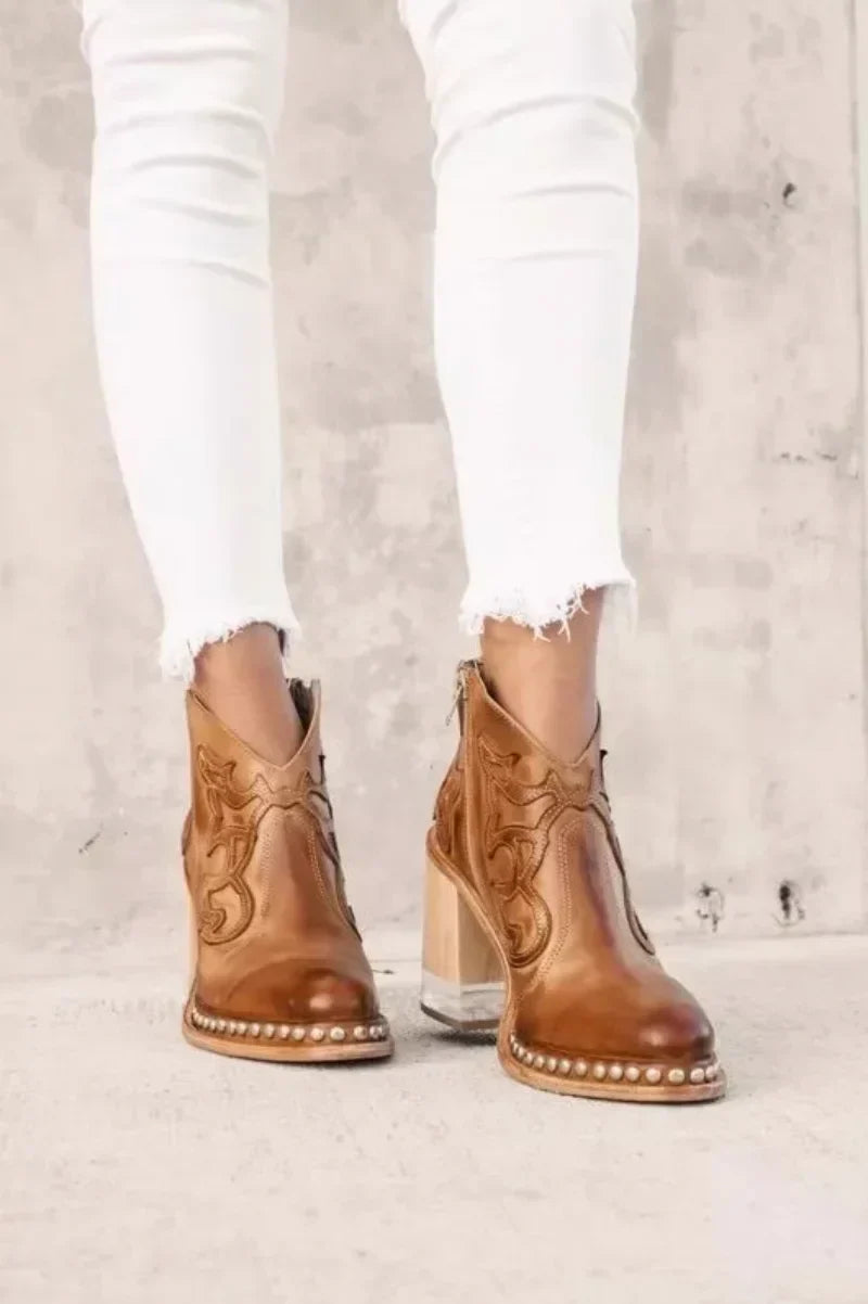 JO | Supportive and trendy boots