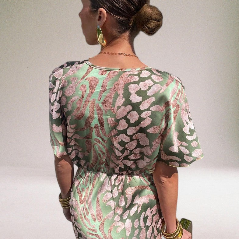 JO | Elegant maxi dress with unique V-neckline for women