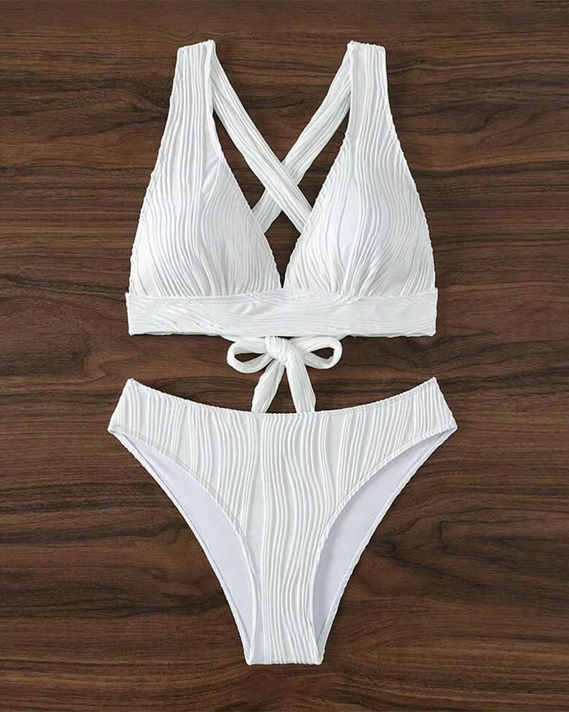 JO | Single-colored, sexy bikini with deep V-neckline