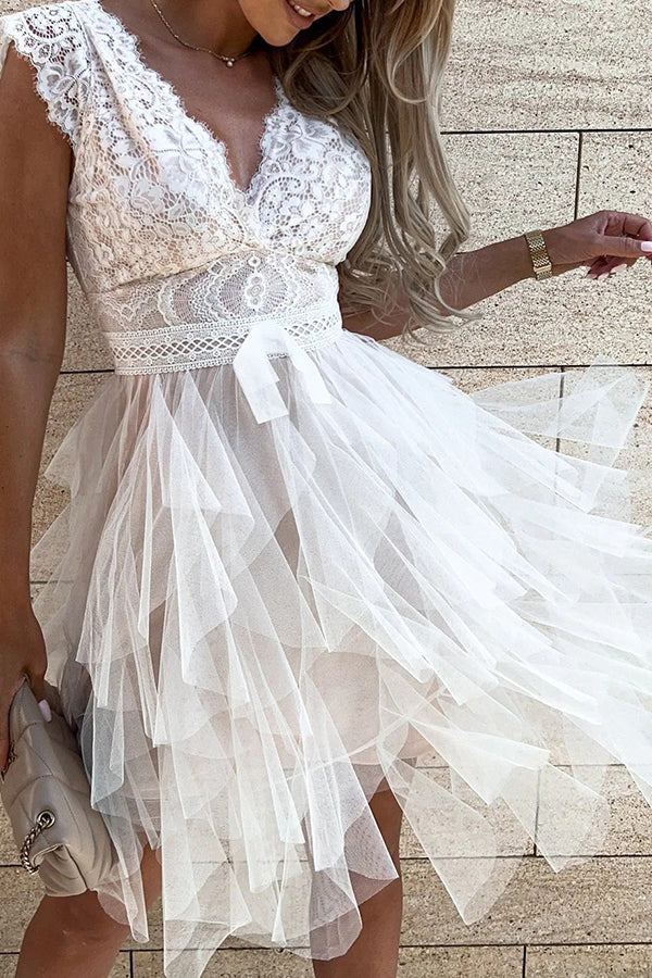JO | V-neckline Sleeveless lace midi dress