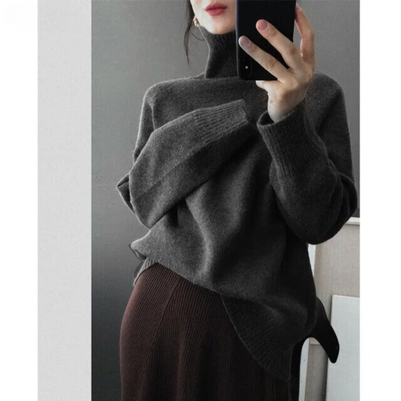 JO | Fashionable women's sweater with high neckline