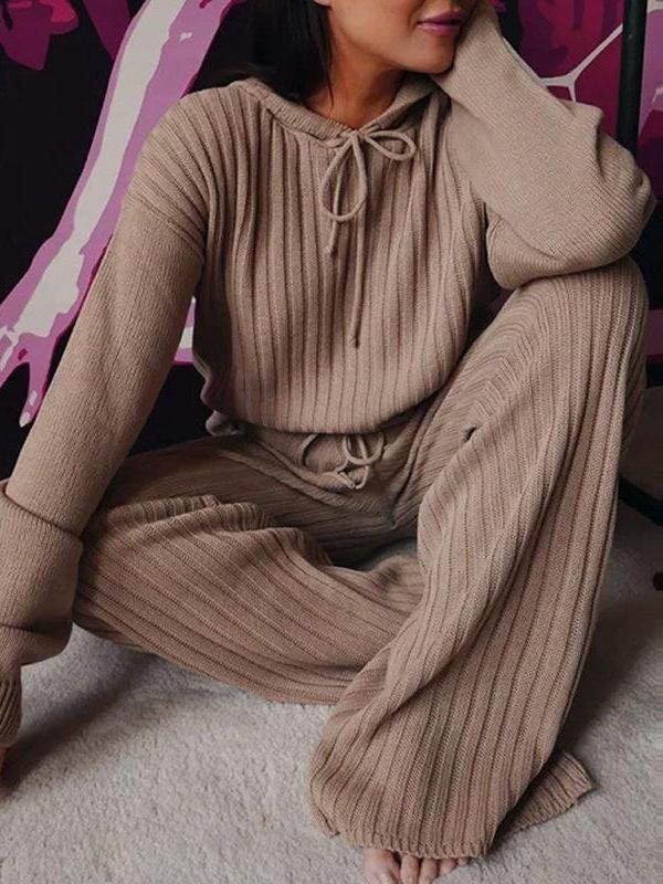 JO | Trendy and elegant winter hoodie