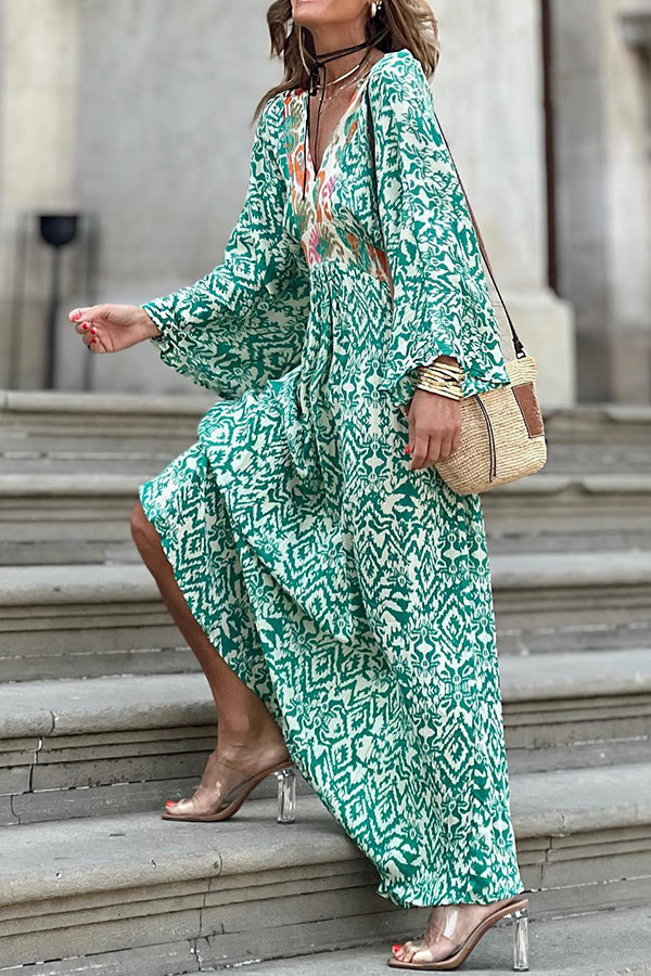 JO | Ledell Green maxi dress with V-neck and totem print