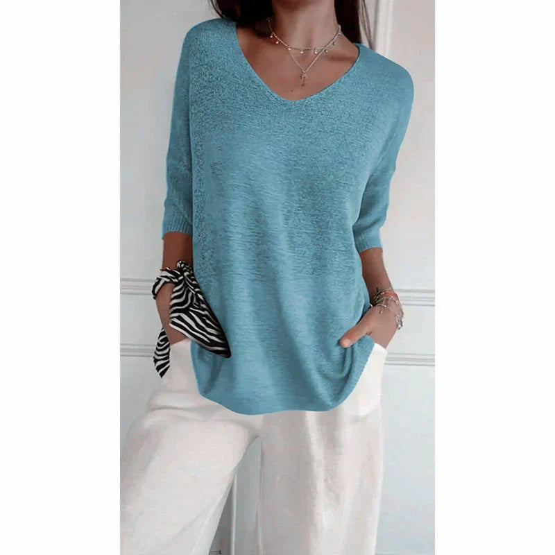 JO | Single-colored knitted top with V-neckline