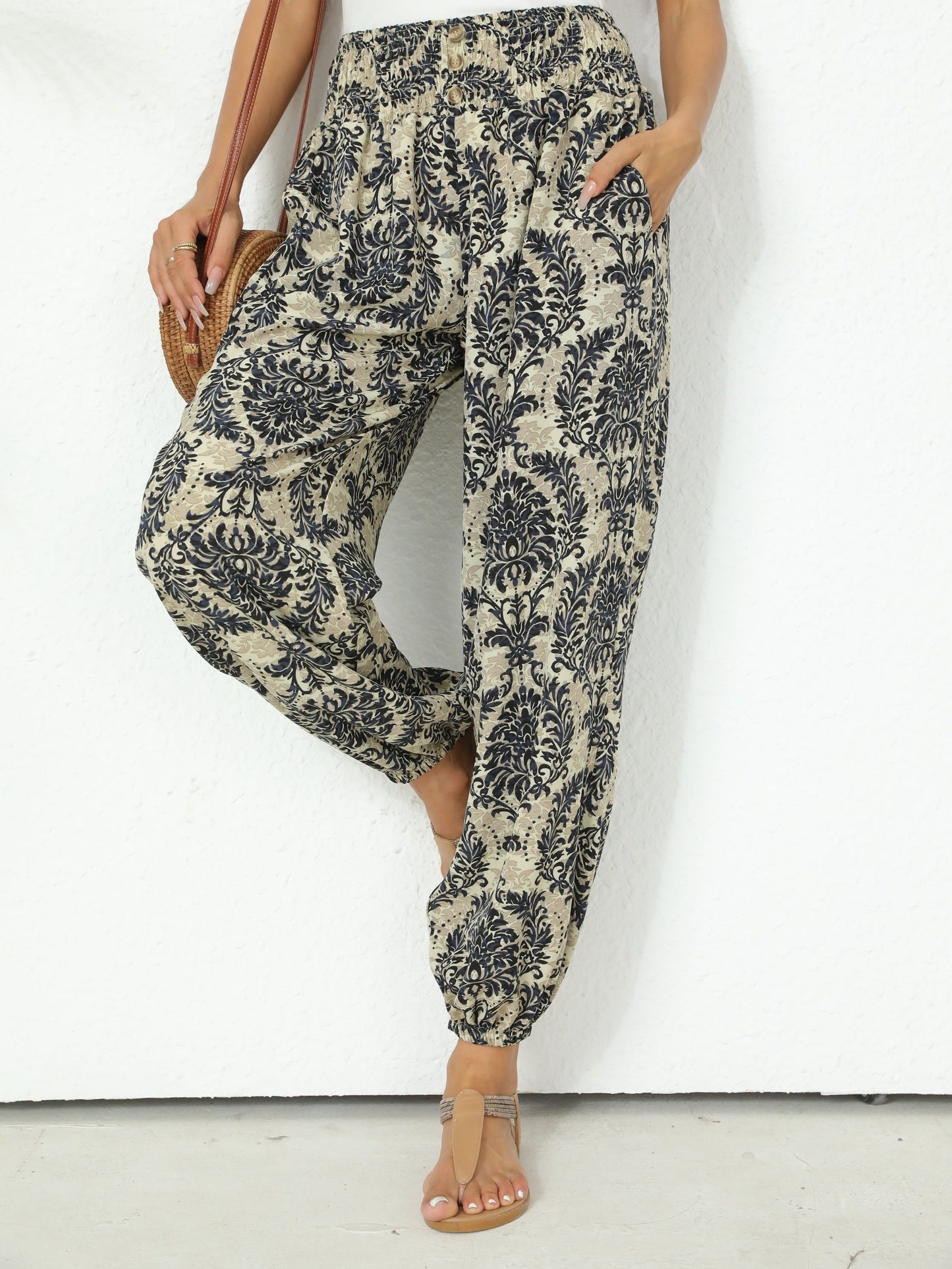 JO | Relaxed and timeless pants