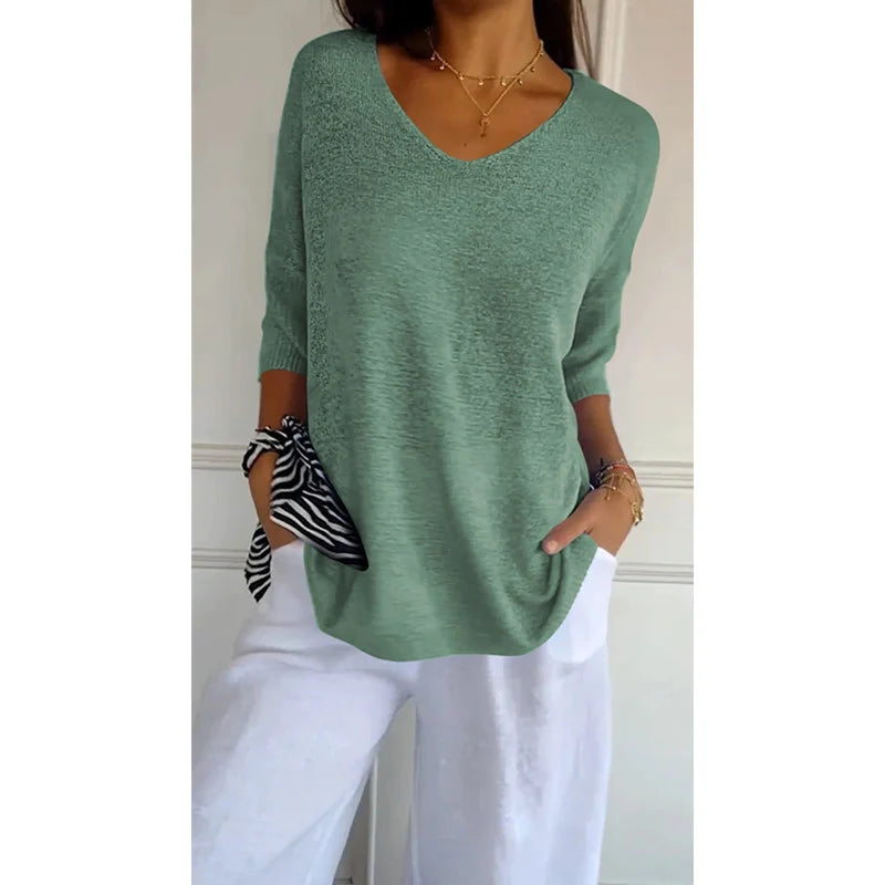 JO | Single-colored knitted top with V-neckline