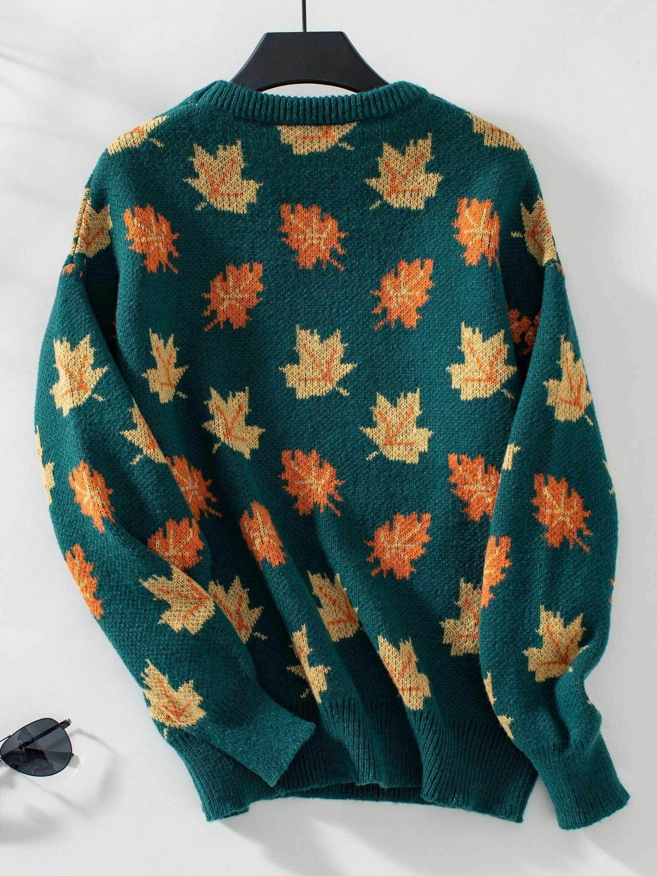 JO | Modern and fashionable winter sweater