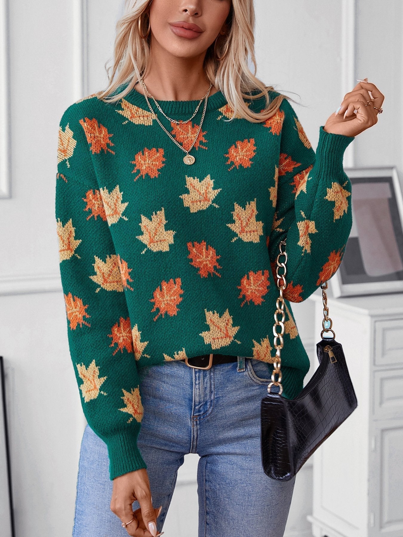 JO | Modern and fashionable winter sweater