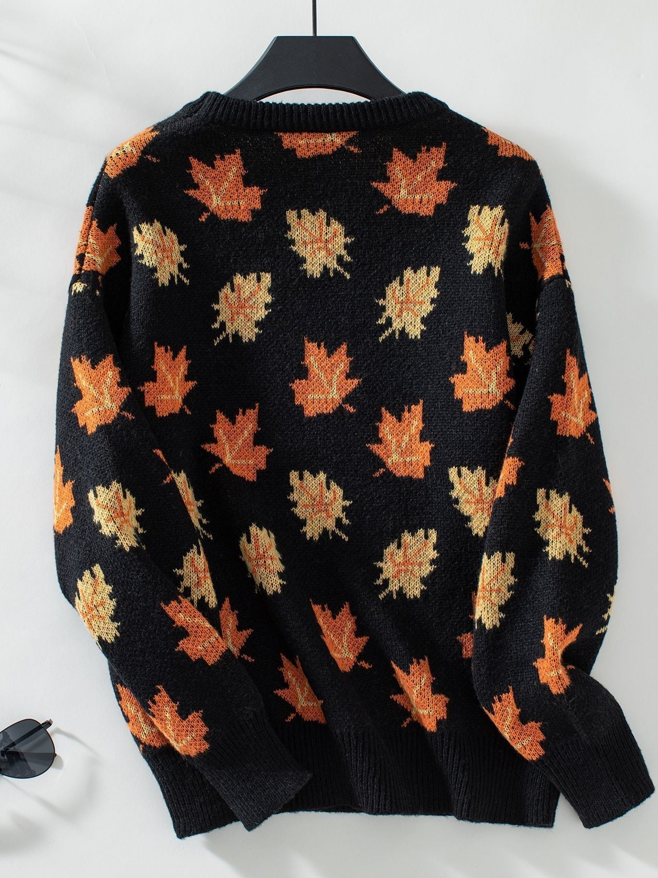JO | Modern and fashionable winter sweater