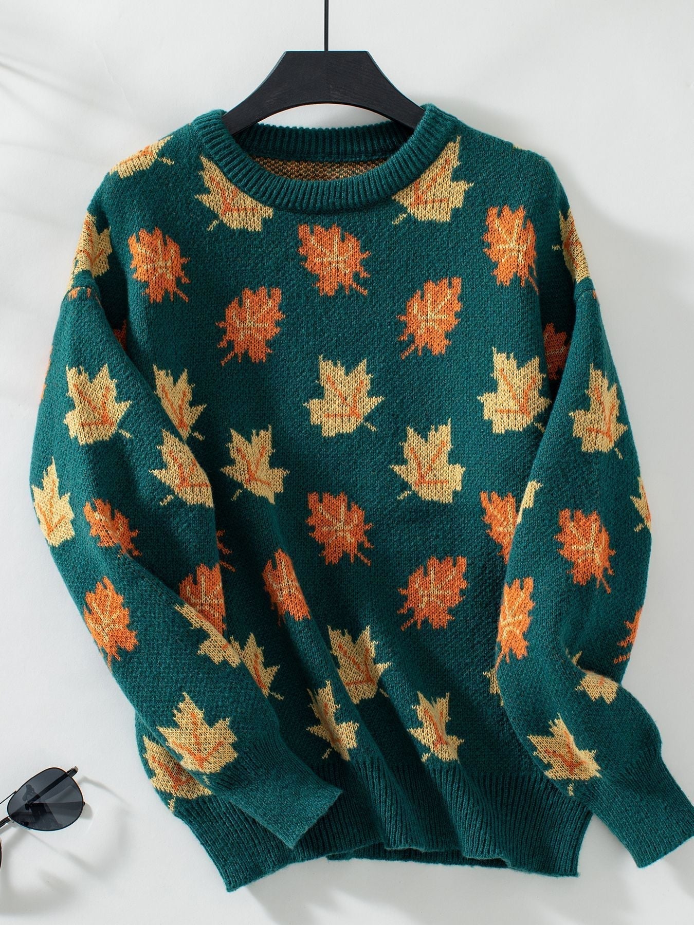 JO | Modern and fashionable winter sweater
