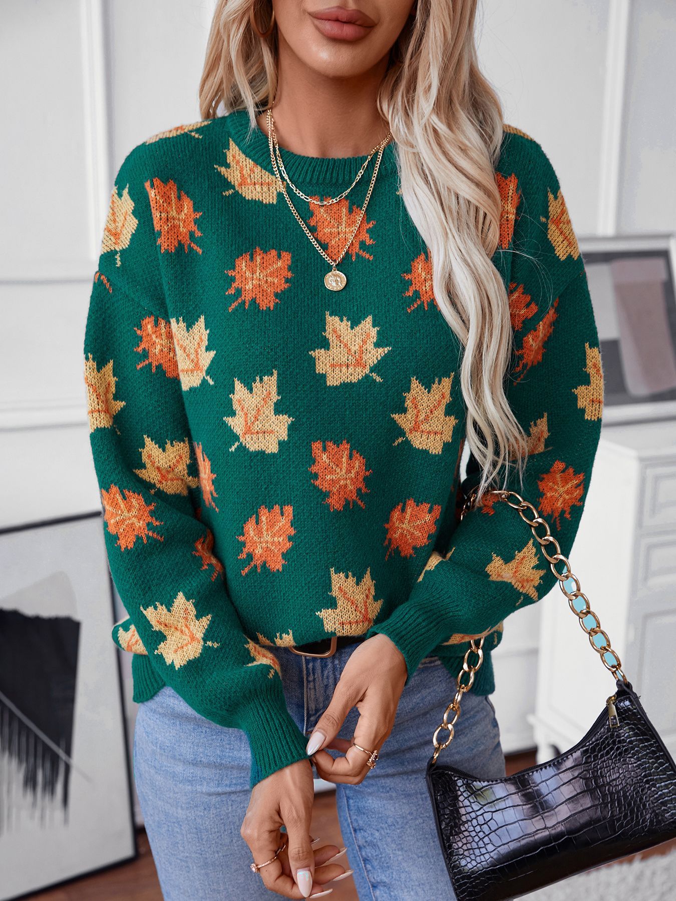 JO | Modern and fashionable winter sweater