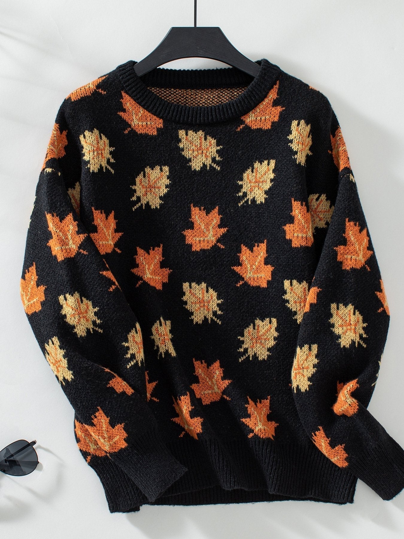 JO | Modern and fashionable winter sweater