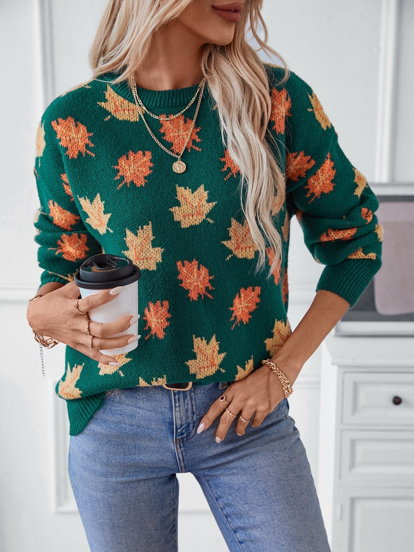 JO | Modern and fashionable winter sweater
