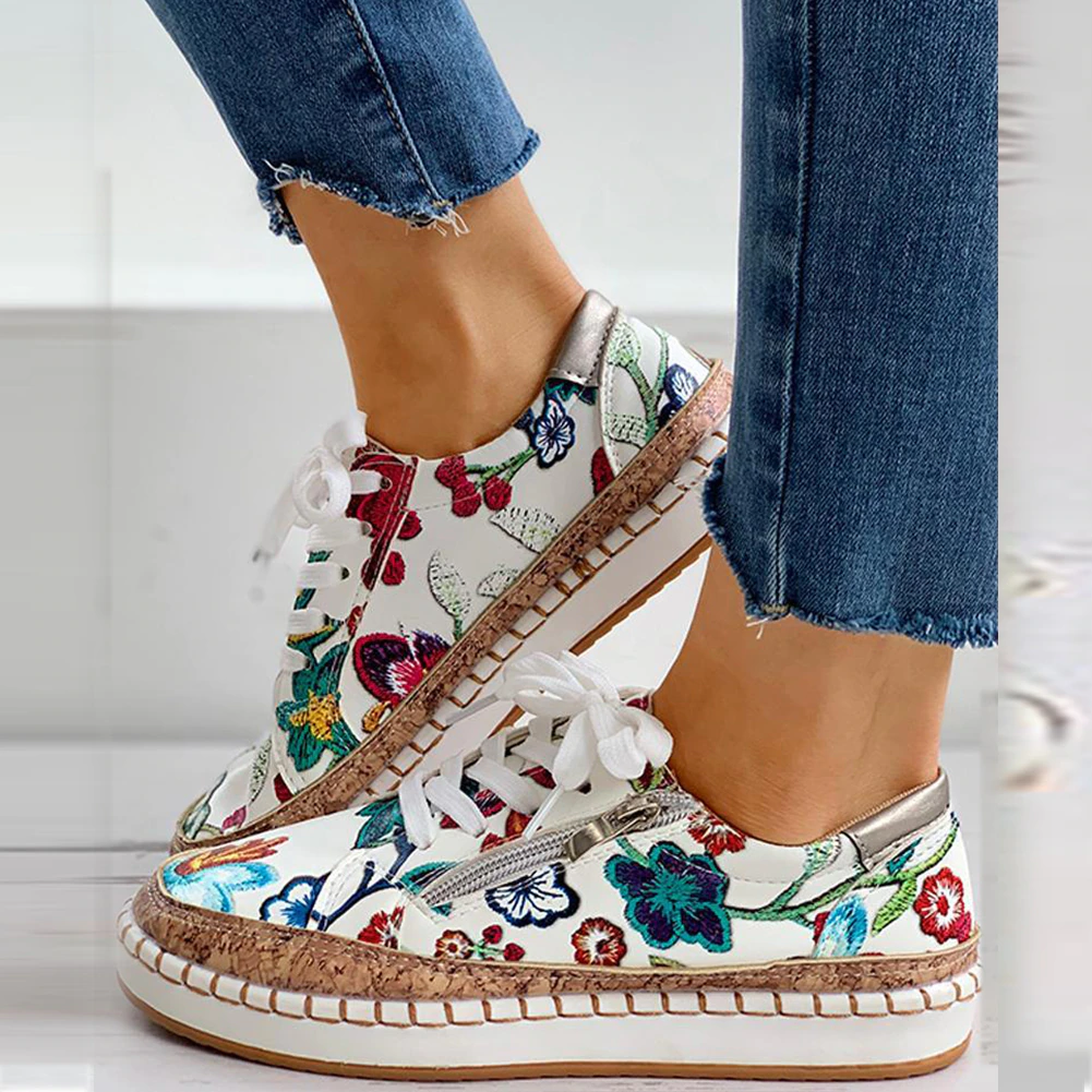 JO | Vintage-inspired and lightweight sneakers