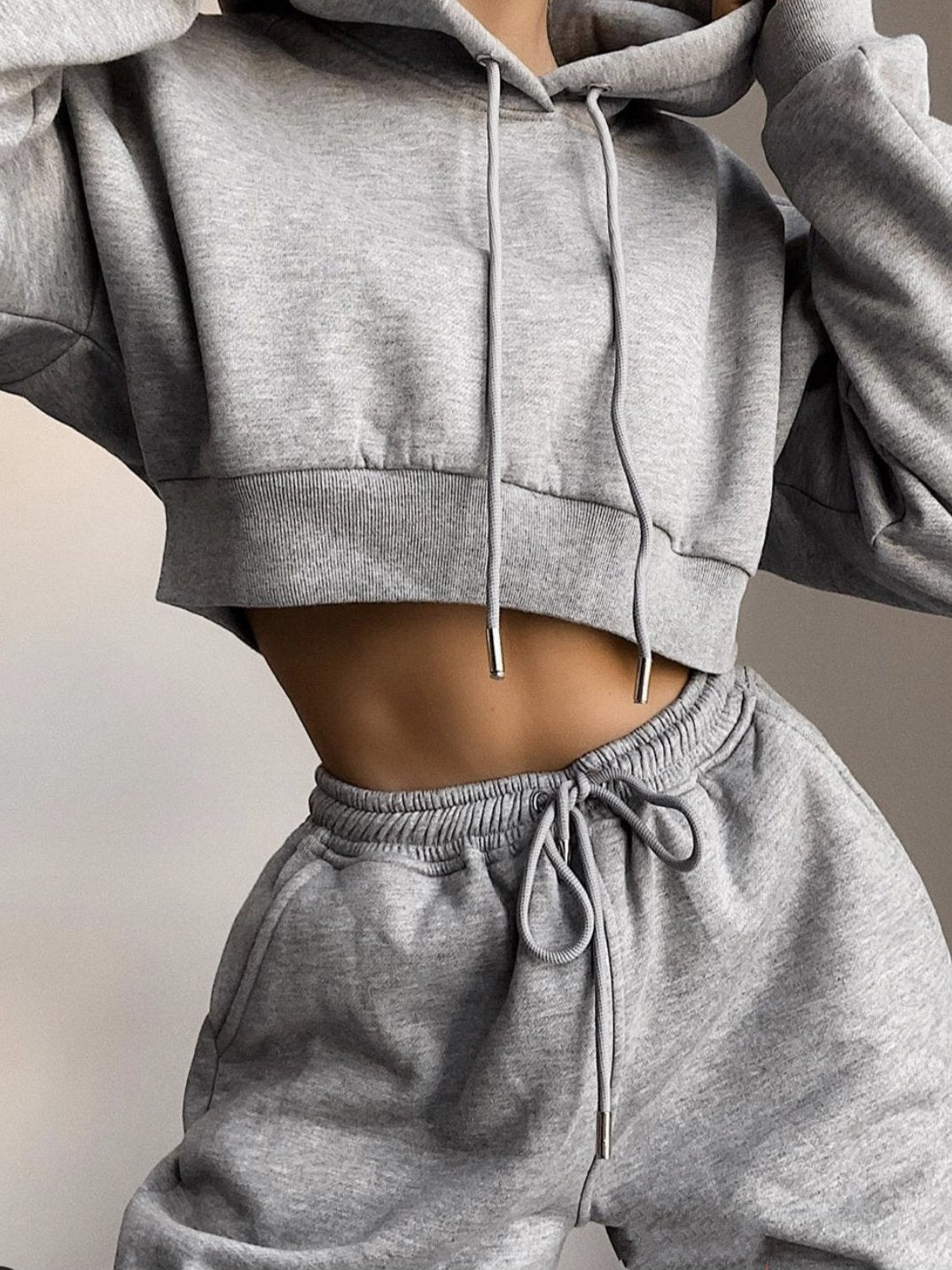JO | Chic and versatile winter hoodie