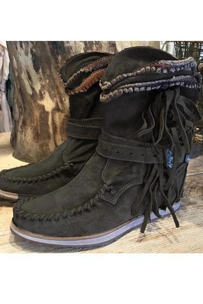 JO | Suede moccasin boots with fringes