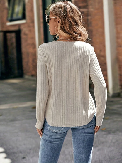 JO | Timeless, elegant winter T-shirt