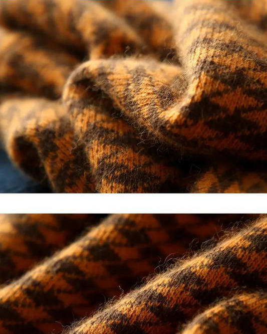 JO | Elegant, loose sweater with check pattern