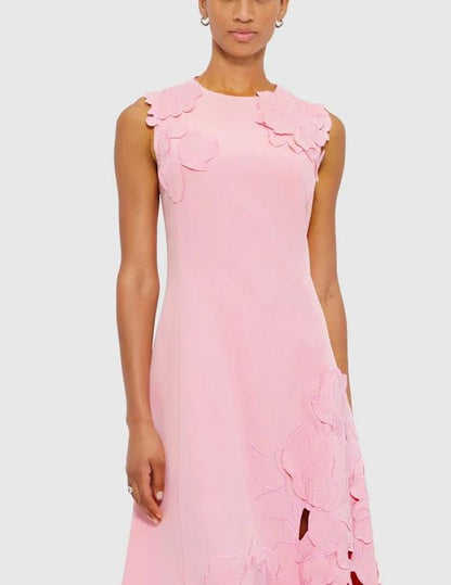 JO | Sleeveless midi dress with sophisticated trims and trendy design