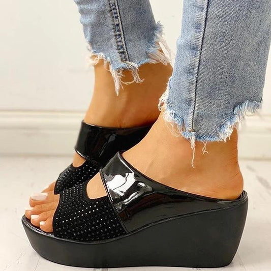 JO | Modern and airy sandals